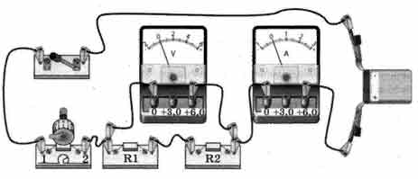 Какие измерительные приборы изображенные на рисунке включены в электрическую цепь правильно